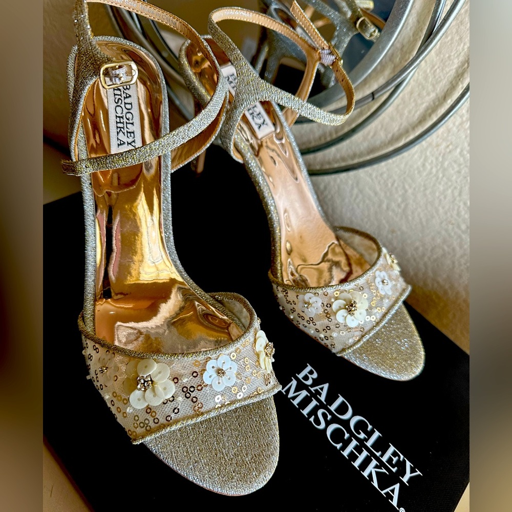 Brand new BADGLEY MISCHKATerran Embellished Glitter Stiletto Heels
